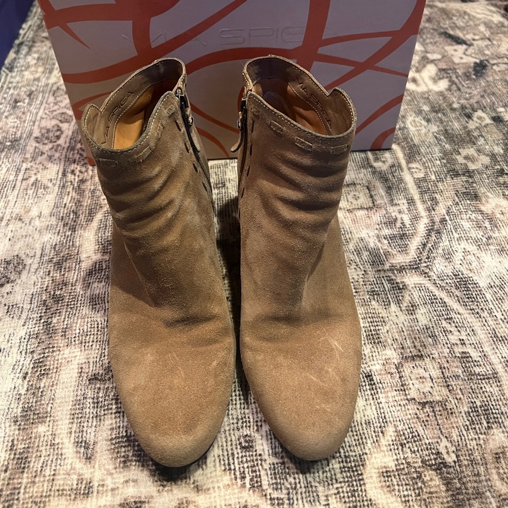 Via Spiga Tan Ankle Booties